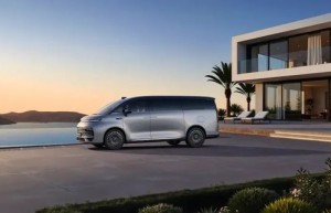 31.98万元起 “AI全场景家庭旗舰MPV”吉利银河V900开启预售